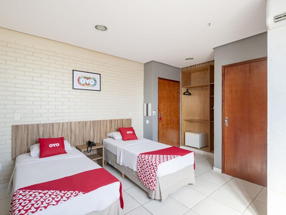 Rede Andrade Goiania Centro Hotel Exterior photo