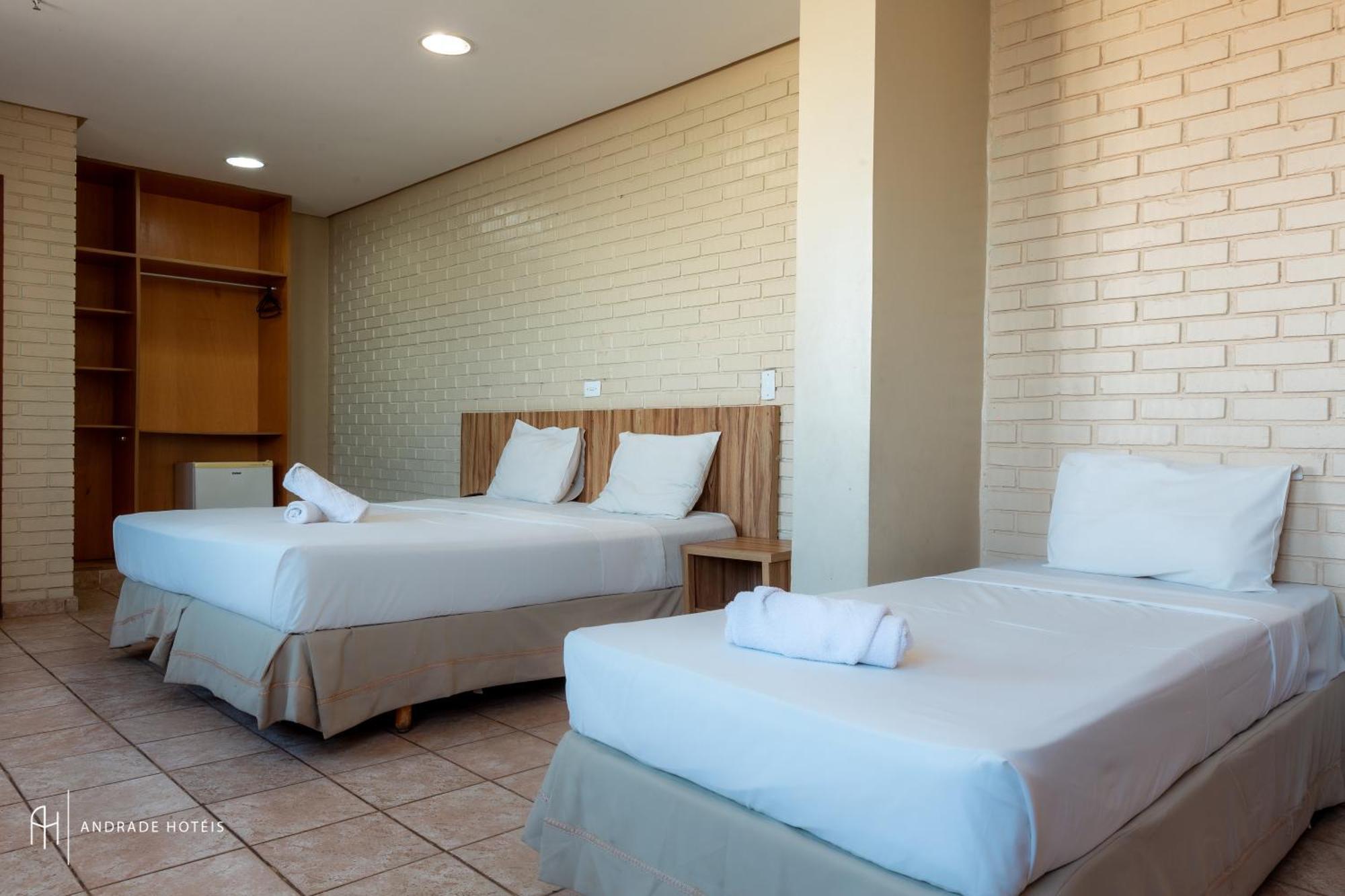 Rede Andrade Goiania Centro Hotel Exterior photo