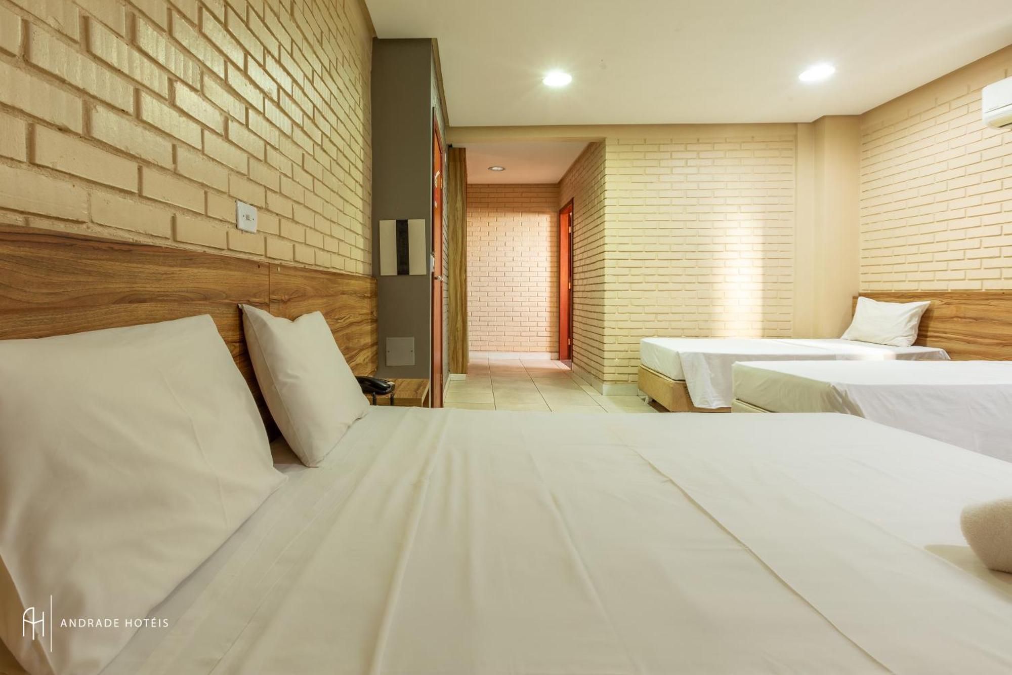 Rede Andrade Goiania Centro Hotel Exterior photo