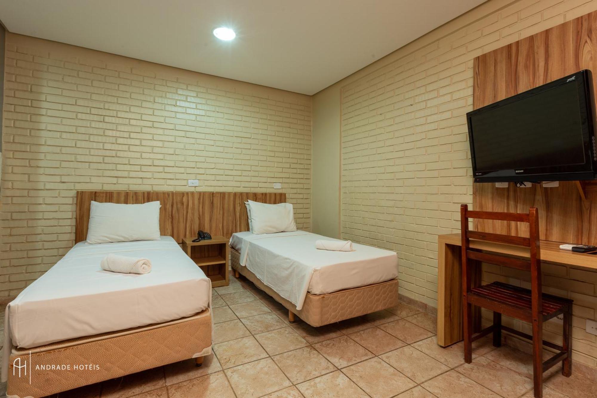 Rede Andrade Goiania Centro Hotel Exterior photo
